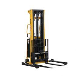 Picture of Stacker With Powered Lift